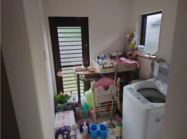 松阪市春日町、中古一戸建ての洗面画像です