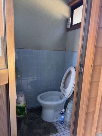 松阪市西黒部町、中古一戸建てのトイレ画像です