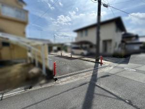 松阪市嬉野中川町、土地の前面道路を含む現地写真画像です