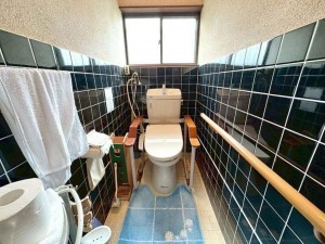松阪市中林町、中古一戸建てのトイレ画像です