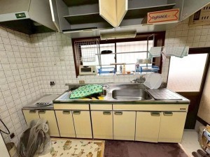 松阪市中林町、中古一戸建てのキッチン画像です