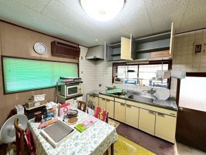 松阪市中林町、中古一戸建てのキッチン画像です