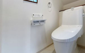松阪市山室町、新築一戸建てのトイレ画像です
