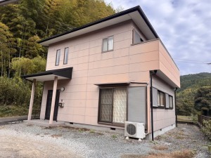 松阪市六呂木町、中古一戸建ての外観画像です