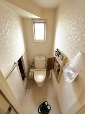 松阪市小黒田町、中古一戸建てのトイレ画像です