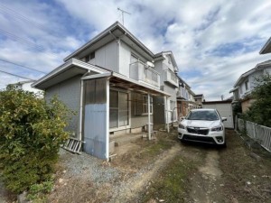 松阪市小黒田町、中古一戸建ての駐車場画像です