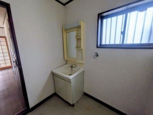 松阪市嬉野津屋城町、中古一戸建ての洗面画像です
