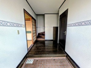 松阪市嬉野津屋城町、中古一戸建ての玄関画像です