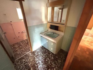 松阪市駅部田町、中古一戸建ての洗面画像です