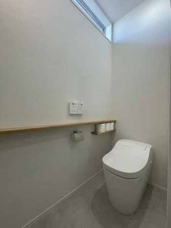 松阪市五反田町、中古一戸建てのトイレ画像です