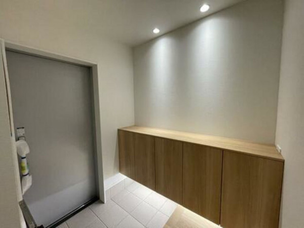 松阪市五反田町、中古一戸建ての玄関画像です