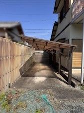 松阪市日丘町、中古一戸建ての駐車場画像です