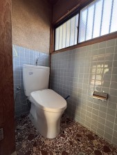 松阪市日丘町、中古一戸建てのトイレ画像です