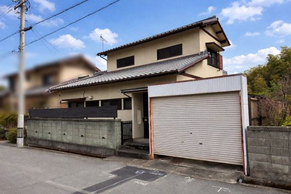 松阪市日丘町、中古一戸建ての外観画像です