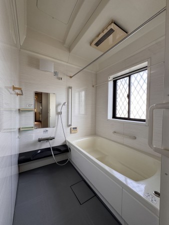 松阪市大黒田町、中古一戸建ての風呂画像です