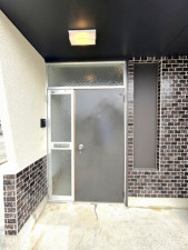 松阪市駅部田町、中古一戸建ての玄関画像です