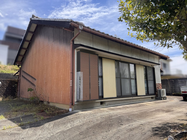 松阪市日丘町、中古一戸建ての外観画像です