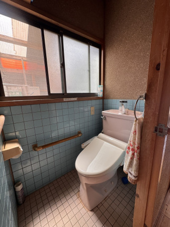 松阪市日丘町、中古一戸建てのトイレ画像です