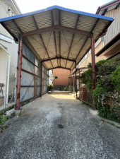 松阪市船江町、中古一戸建ての駐車場画像です