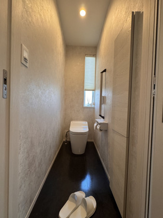 松阪市石津町、中古一戸建てのトイレ画像です