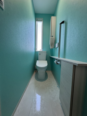 松阪市石津町、中古一戸建てのトイレ画像です