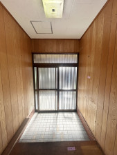 松阪市日丘町、中古一戸建ての玄関画像です