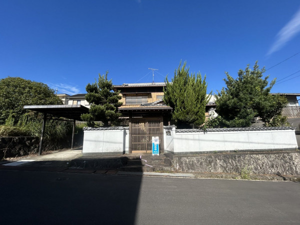 松阪市日丘町、中古一戸建ての外観画像です