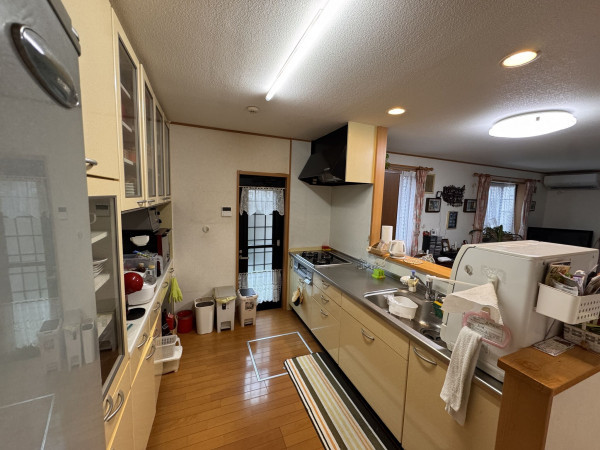 松阪市平成町、中古一戸建てのキッチン画像です