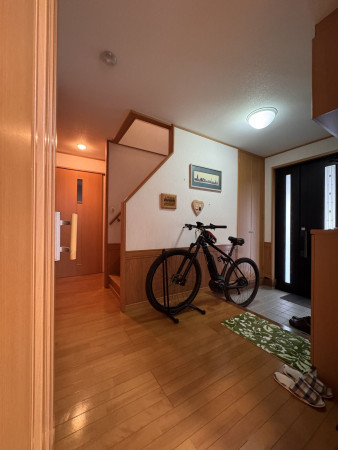 松阪市平成町、中古一戸建ての玄関画像です