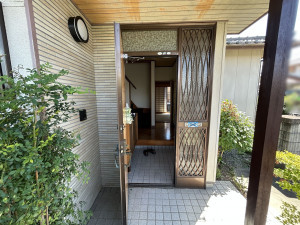 松阪市櫛田町、中古一戸建ての玄関画像です