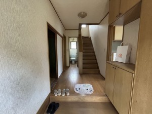 松阪市飯高町田引、中古一戸建ての玄関画像です