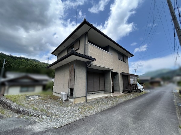 松阪市飯高町田引、中古一戸建ての外観画像です
