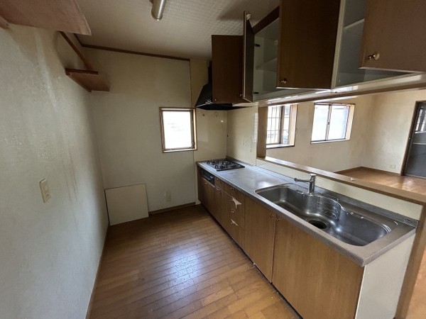 松阪市飯高町田引、中古一戸建てのキッチン画像です