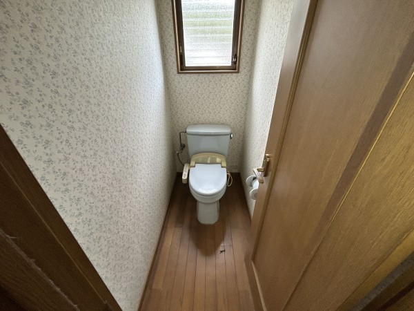 松阪市飯高町田引、中古一戸建てのトイレ画像です