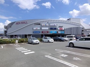 太宰府市青山、新築一戸建てのショッピングセンター画像です