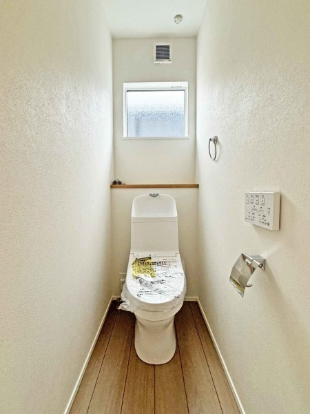 大野城市下大利、新築一戸建てのトイレ画像です