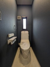 太宰府市青山、新築一戸建てのトイレ画像です