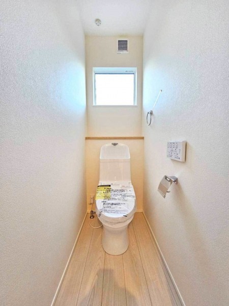 久留米市小森野、新築一戸建てのトイレ画像です