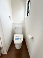 大野城市若草、新築一戸建てのトイレ画像です