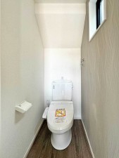 福岡市南区中尾、新築一戸建てのトイレ画像です