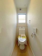 筑紫野市上古賀、新築一戸建てのトイレ画像です