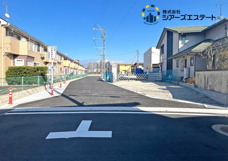 太宰府市朱雀、新築一戸建ての前面道路を含む現地写真画像です