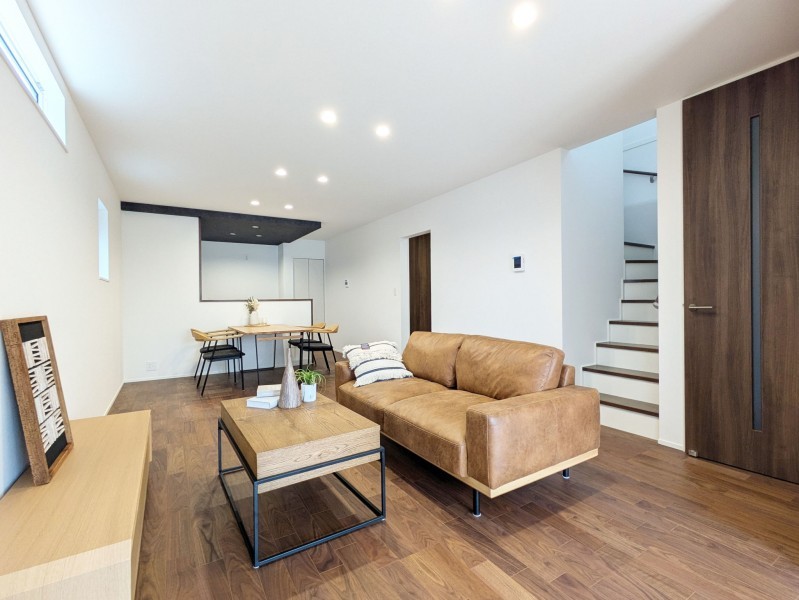 春日市春日、新築一戸建ての居間画像です