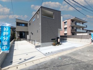 那珂川市道善、新築一戸建ての前面道路を含む現地写真画像です