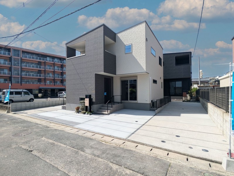 那珂川市道善、新築一戸建ての前面道路を含む現地写真画像です