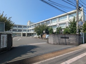 那珂川市道善、新築一戸建ての中学校画像です