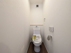 那珂川市道善、新築一戸建てのトイレ画像です