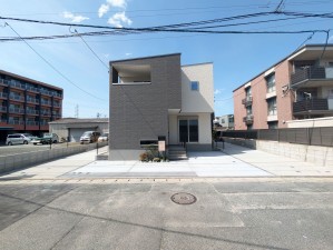 那珂川市道善、新築一戸建ての前面道路を含む現地写真画像です