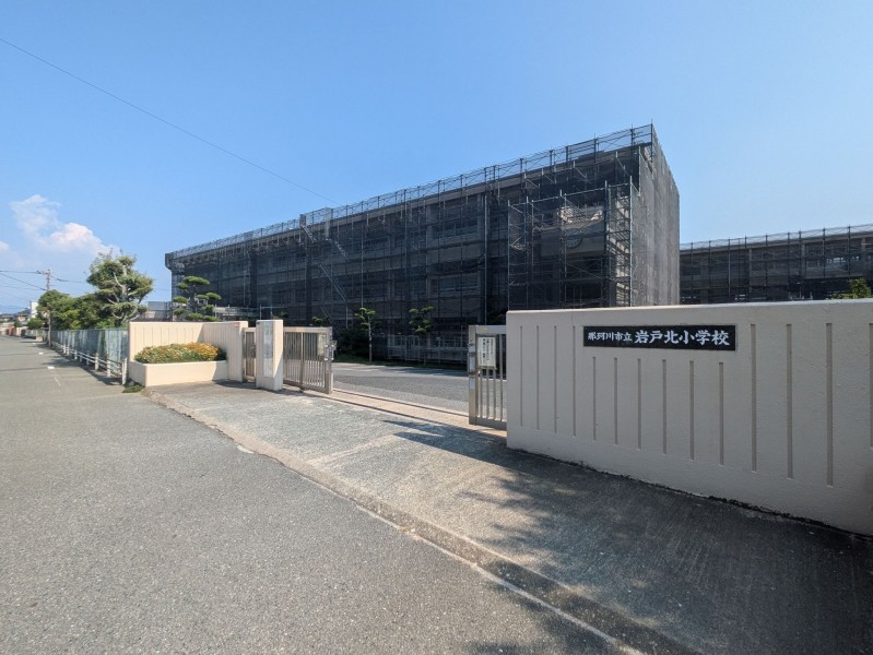那珂川市道善、新築一戸建ての小学校画像です