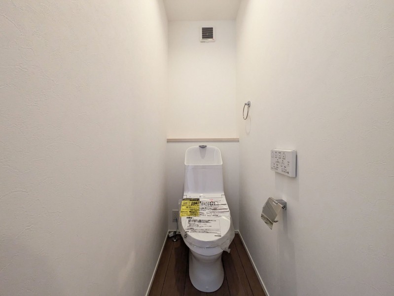 那珂川市道善、新築一戸建てのトイレ画像です